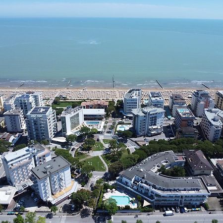 Family Hotel Alexander - Azzurro Club Lido di Jesolo Exterior foto