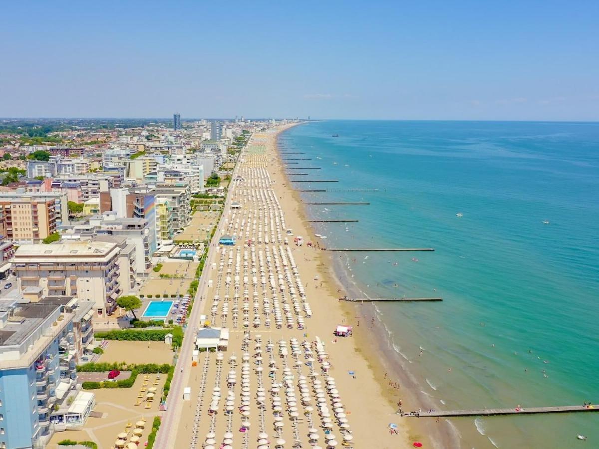 Family Hotel Alexander - Azzurro Club Lido di Jesolo Exterior foto